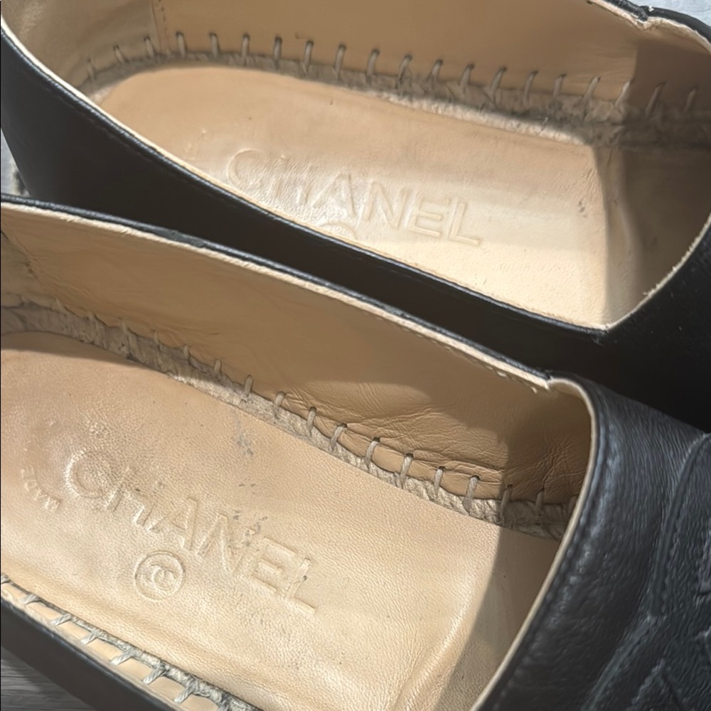 Authentic CHANEL Black Leather Espadrilles - Picture 5 of 10